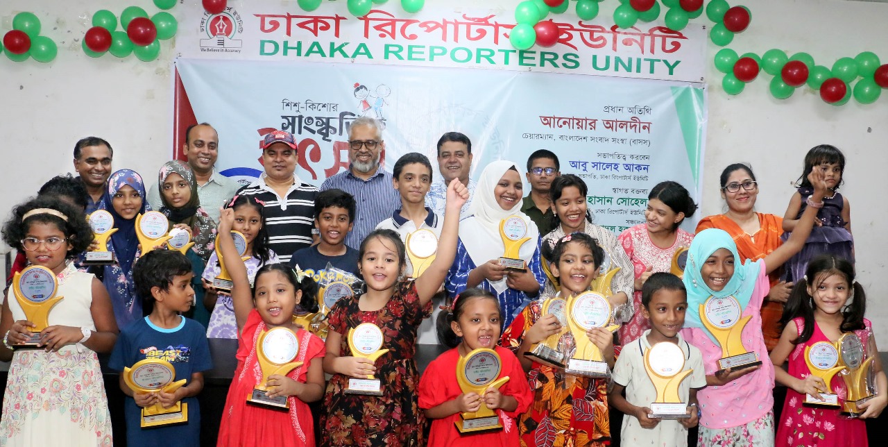 শিশুদের হাতে মোবাইল না দিতে বাসস চেয়ারম্যানের অনুরোধ