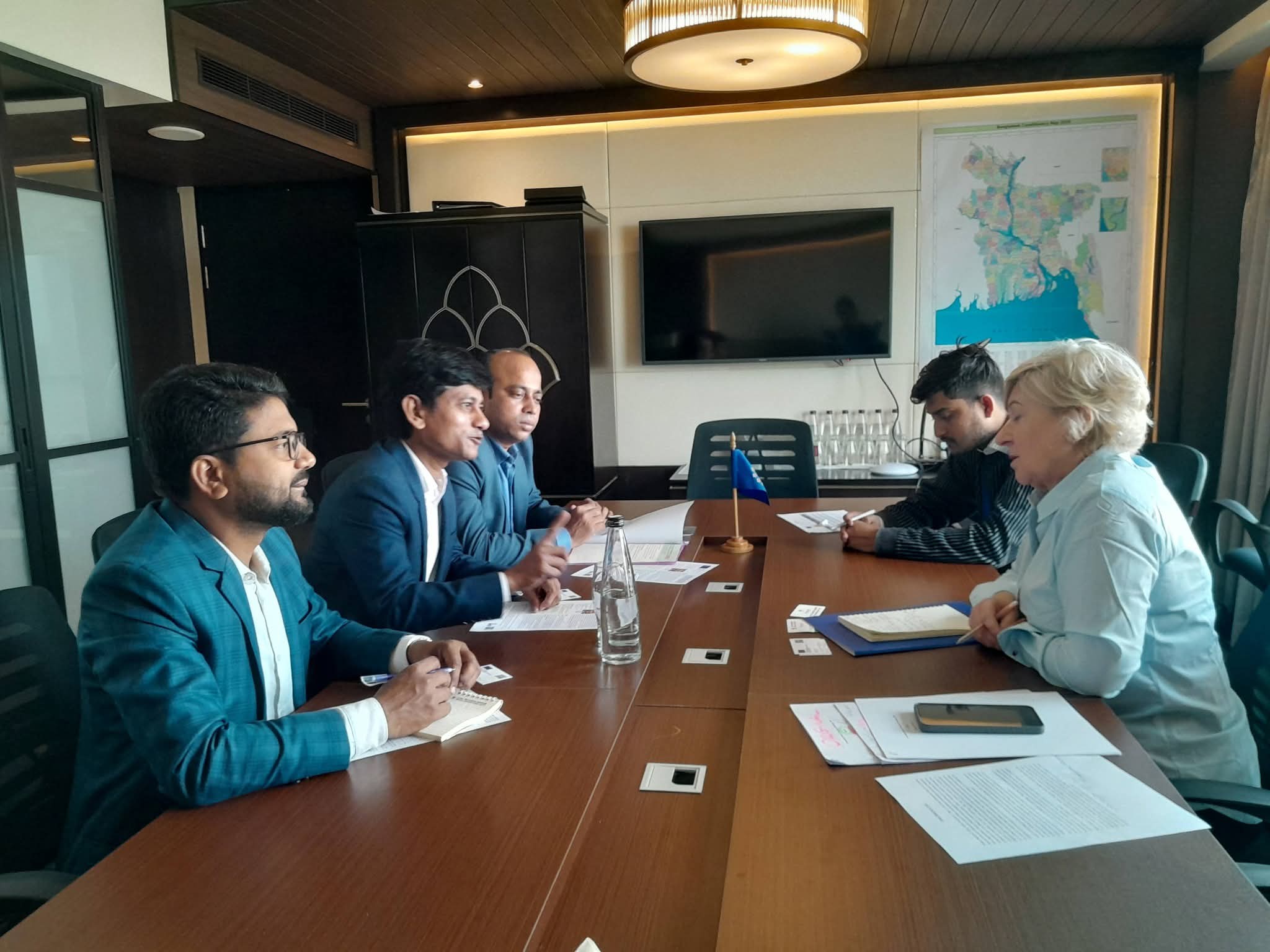 ইউরোপিয়ান ইউনিয়ন অবজারভেশন মিশনের সঙ্গে ডিআরইউ'র বৈঠক